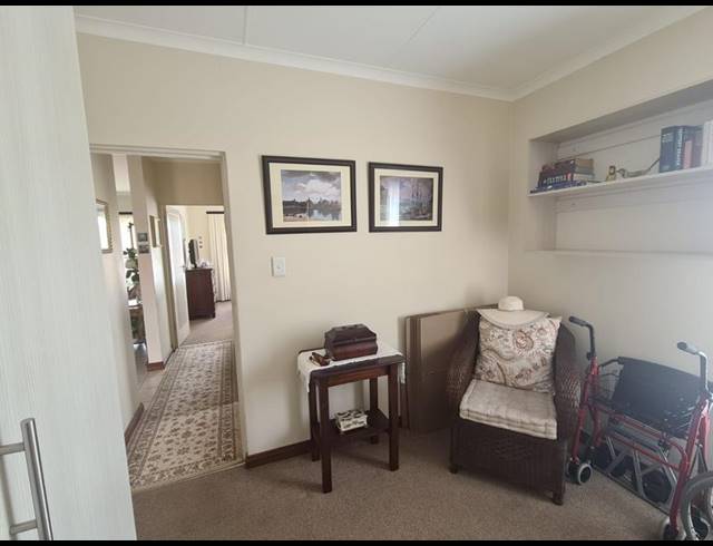 2 BEDROOM APARTMENT FOR SALE IN BRENTWOOD PARK